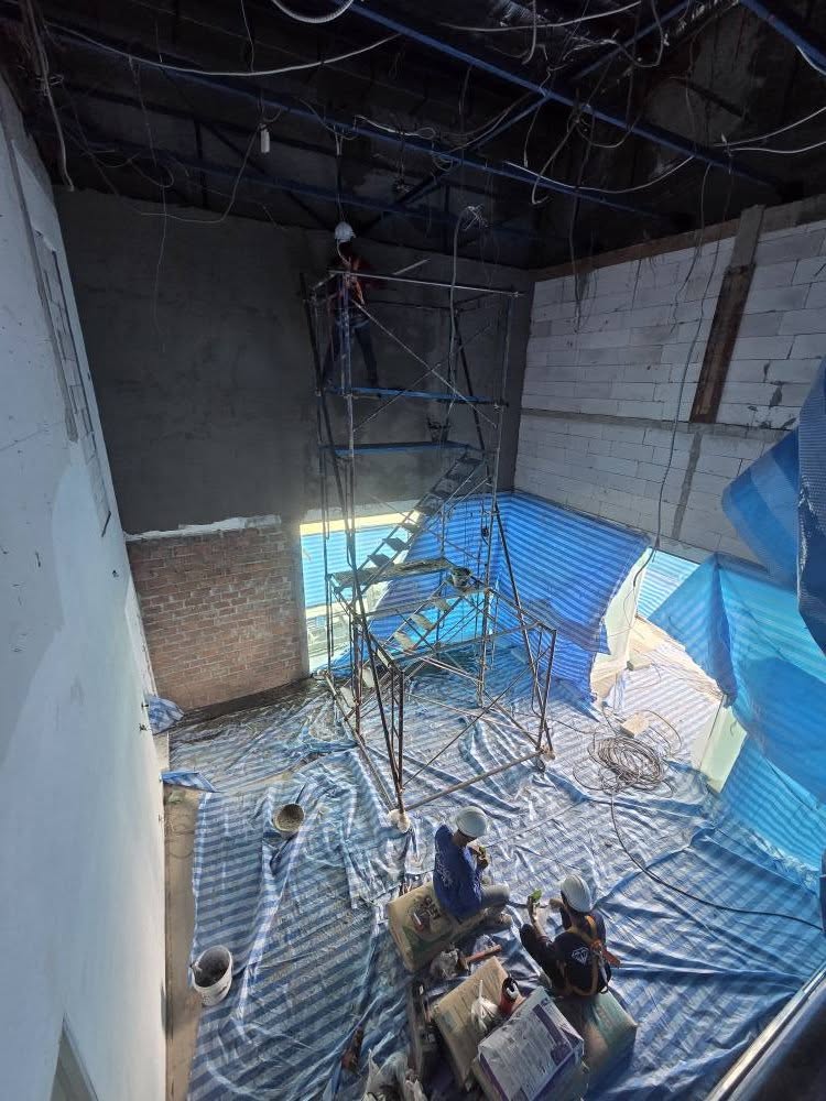 Building Renovation Before 6